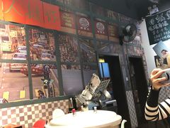 -蚝堡海鲜·威海菜·海肠捞饭·烧烤·亚洲吃蚝公司(幸福门店)
