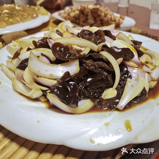 曹记地锅炖