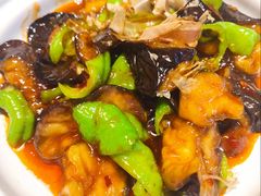 热嘟嘟茄子煲-山海菜馆·海肠捞饭·青岛菜(栈桥店)