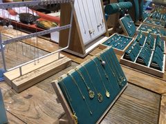 -十八字金·银饰·拼豆·开蚌DIY(魏公芳华里店)