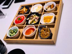 九宫格玲珑前菜-新仙清汤牛腩(铜锣湾店)