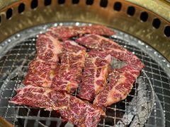-山川小町·极番烧肉(新地假日广场店)