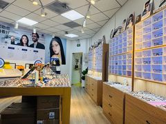 -天空之镜眼镜店蔡司依视路配镜授权零售店(望京颐堤港店)