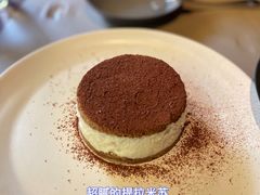 提拉米苏-Carbon莫卡哆·意大利复古集市餐厅(杭州大厦店)