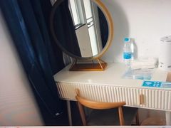 -吾遇酒店(深圳火车站罗湖口岸店)