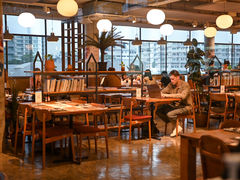 -ROAST coffee & eatery