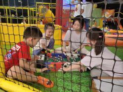 -蹦蹦跳跳(新奥购物中心店)