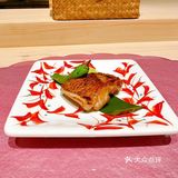 他们家食材很新鲜，寿司有好多名字都叫不上来