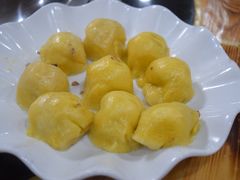 粘豆包-粘豆包柴火铁锅炖