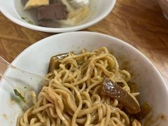-松树干拌面店