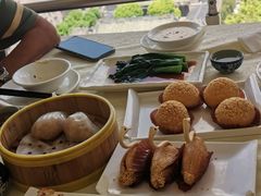 -旋转餐厅
