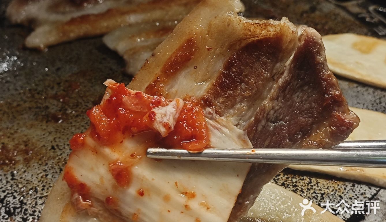 在韩国吃草料！！！在中国吃烤肉