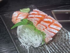 三文鱼鱼腩刺身-玄白·炭烤活鳗(上海首店)