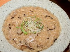 -Dragon Pizza•圆脸龙披萨·牛排餐厅
