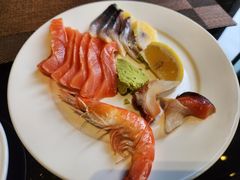 -大中华希尔顿酒店-念自助餐·嗨啤·小龙虾