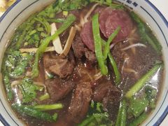 -镇南锅盖面馆(解放路店)