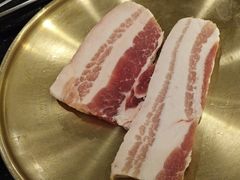 -臻牛烤肉