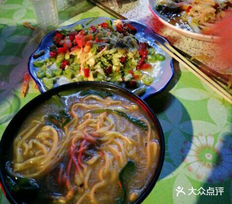 大骨头烩面馆馆