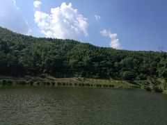 -梅岭月亮湾山体公园