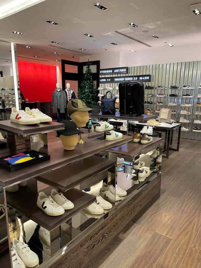 lanecrawford(北京金融街购物中心店)-"连卡佛里的自营品牌有三层,一