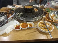 -江南猪肉商会无限续吃(弘大店)