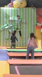 -蹦蹦跳跳(新奥购物中心店)