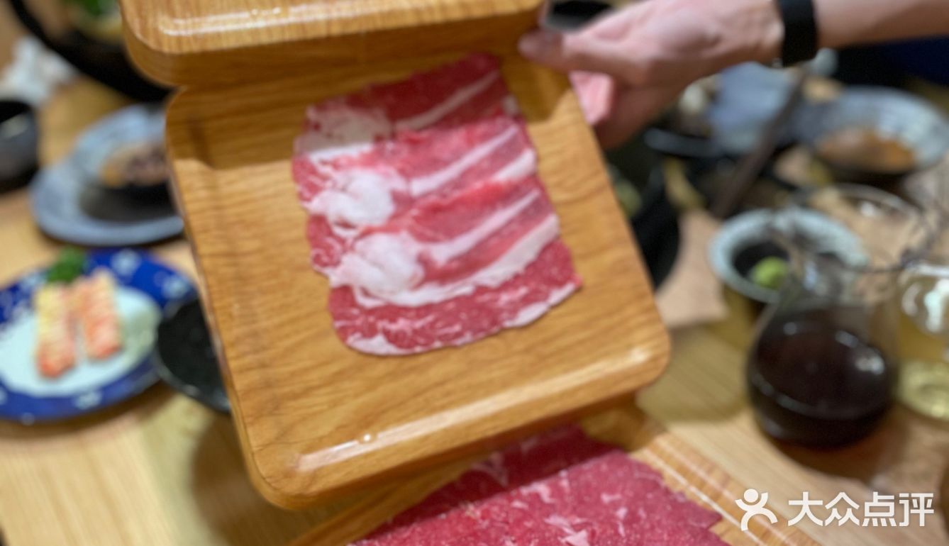 今晚你又可爱了几斤 | 刺身和牛请君随意🙇‍♀️