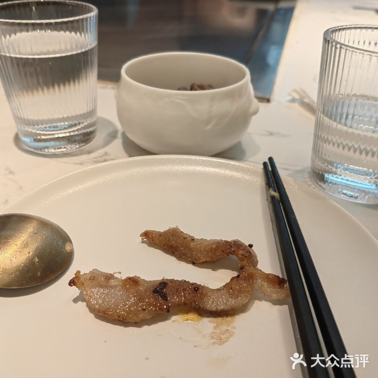 厨师烹饪热火朝天