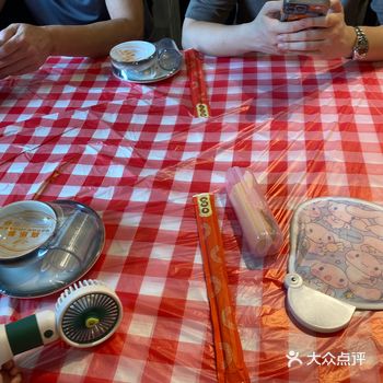 ##0元玩转这座城 餐厅装修整体有点80年代风格