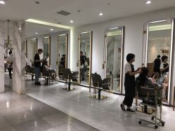 大厅-3AM HAIR SALON烫发染发接发