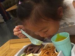-汽车博物馆主题餐厅