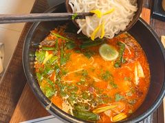 -银米·云南传统过桥米线(双廊黑金冠店)