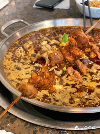 美蛙鱼头吃腻了 【蛙兔火锅】来一盘