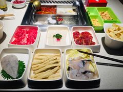 -海底捞火锅鲜切牛肉主题店(长寿路店)