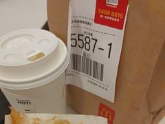 -麦当劳(上海虹桥站30B检票口楼上)