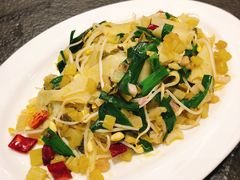 酸菜炒软饼-东哥紫阳蒸盆子(旺座·现代城店)