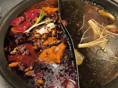 -鹿鸣山草本茶香火锅(园西路店)