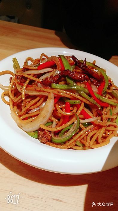 黑椒牛柳炒意面