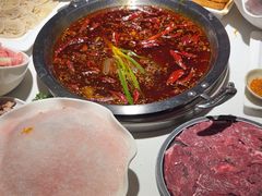 -茅草房·河畔园林火锅