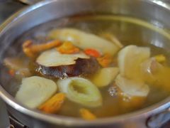 土鸡蘑菇汤底-丽江庭院之爱在路上(西单店)
