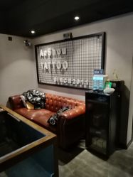 -鳌首刺青纹身 穿孔饰品店