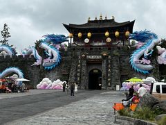 -三塔倒影公园