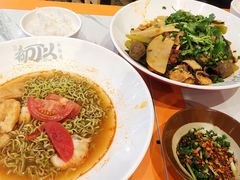 -大食代美食广场(上海中心店)