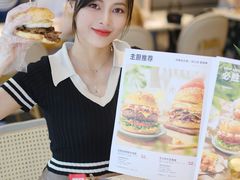 -必胜客(WOW中心城店)