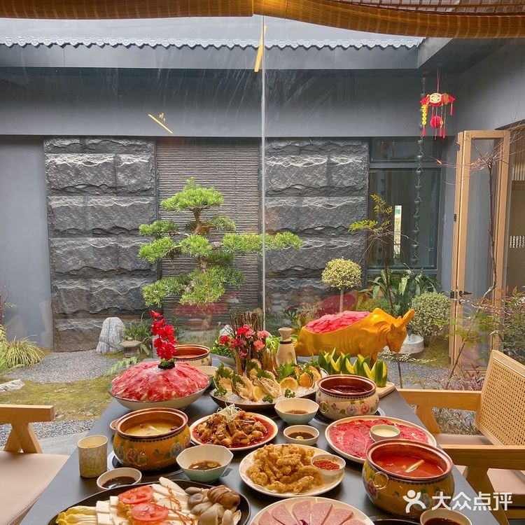 成都首家高端汤物料理，没想到牛肉面是一绝！