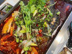 烤湄公河鱼-長壹旋转烤吧 农家鸡火锅