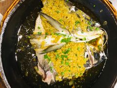 -阿瓦山寨·湘菜现炒·剁椒鱼头王(咸阳总店)