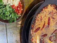 -黄潇洒老火锅(九眼桥宏济巷店)