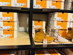 -东荟城名店仓