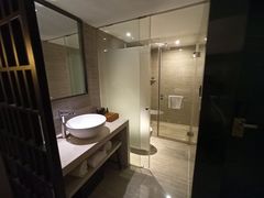 -深圳罗湖东门步行街亚朵X酒店